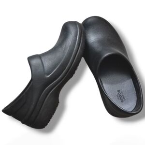 CROCS Unisex Black Slip-On Loafers